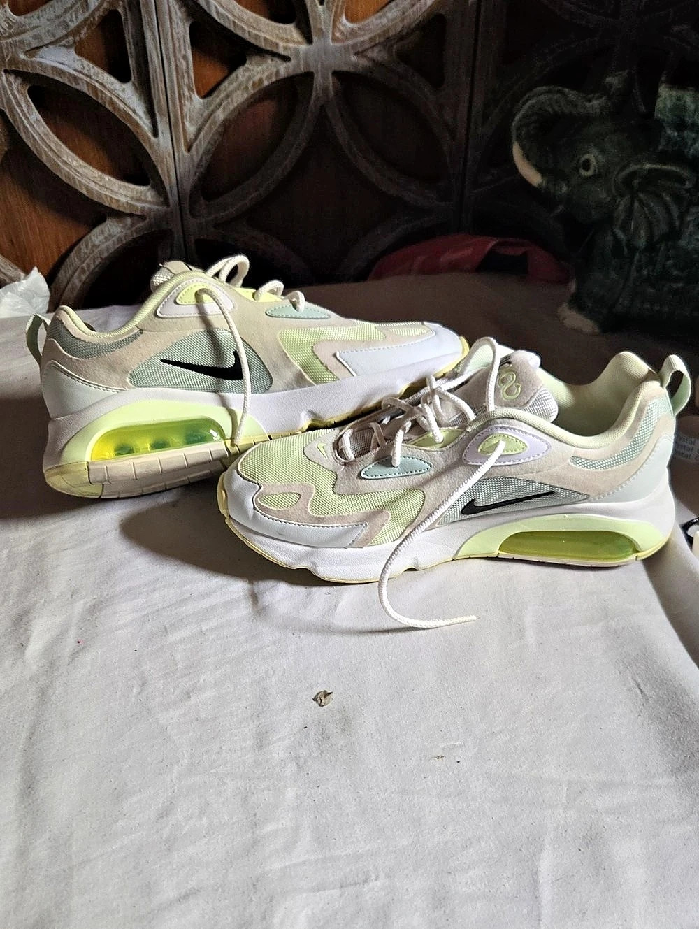 Nike Air Max 200 SE White Ghost Green Sneakers